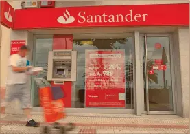  ?? FOTO ARCHIVO: REUTERS ?? Los bancos españoles, como Santander, fueron castigados por Deutsche Bank.