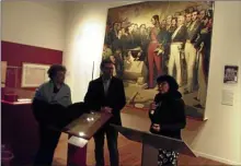  ??  ?? De gauche à droite : Françoise Zannèse, Adrien Enfedaque et Laurence Maïoroff, présentant l’exposition “De l’ouvrage d’art à l’oeuvre d’art. La naissance du pont-canal d’Agen”.