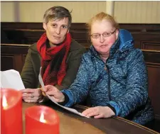  ??  ?? Aisling O’ Neill and Carmel Galvin took part in the Arts Festival Poetry Slam at Kanturk Courthouse. Photo by Sheila Fitzgerald.