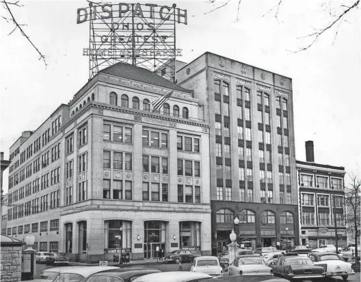  ?? G.A. SMALLSREED JR. FFILE ?? The Columbus Dispatch moved into a new building at 34 S. Thirrd St. in 1925. The neon sign atop the building, shown in this photo from 1958, was added later. After the Wolfe family sold The Dispatch in 2015, the building became the headquarte­rs for the Ohio Chamber of Commerce.