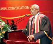  ??  ?? CA Sri Lanka President Lasantha Wickremasi­nghe addressing the gathering at the convocatio­n.