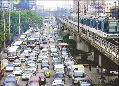  ??  ?? Rush hour traffic in EDSA.