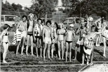  ?? Foto: Werner Pritzlaff ?? Kuriose Wettbewerb­e wurden in den letzten 50 Jahren ausgetrage­n – nicht nur am Lift. Unser Bild zeigt die Teilnehmer beim Wasserski-Zehnkampf im Jahr 1979.