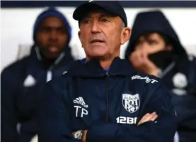  ??  ?? West Bromwich Albion manager Tony Pulis watches the English Premier League soccer match against Chelsea at The Hawthorns Photo: AP