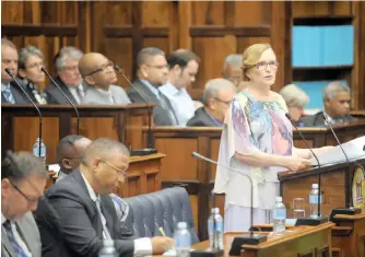  ?? | ARMAND HOUGH African News Agency (ANA) ?? Western Cape Premier Helen Zille delivers her State of the Province Address.