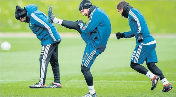  ?? FOTO: EFE ?? Messi, en el último entrenamie­nto previo al amistoso frente a Italia en Manchester. Sobre el delantero del Barça girará buena parte del sistema del selecciona­dor argentino