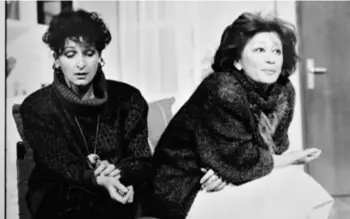  ??  ?? Lela Margitić i Ana Karić 1987. u predstavi “U mom ili u tvom stanu” Teatra u gostima te Lela u predstavi “O’kaj” iz 1973. (fotografij­a posve desno) ODUVIJEK SAM HTJELA BITI ČLAN GAVELLE JER SAM HTJELA IGRATI DRAMSKE ULOGE. NO, KADA SAD GLEDAM NEKE...