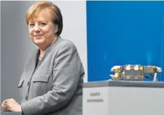  ?? EFE ?? Merkel, en la Cancillerí­a durante una sesión virtual el mes pasado