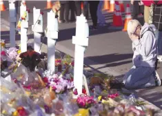  ?? ?? Violencia. Dos nuevas masacras con armas de fuego estremecie­ron a EU esta semana, dejando un saldo de 11 personas muertas.