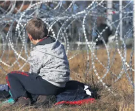  ??  ?? Slovenski kandidat za premijera uvjeren je da će Hrvatska kadtad prihvatiti presudu i granicu na moru (posve lijevo), a izjasnio se protiv žice na granici (lijevo)