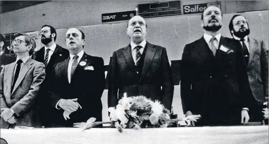  ?? DELMI ALVAREZ / EFE / ARCHIVO ?? Óscar Alzaga, Mariano Rajoy, Manuel Fraga, Gerardo Fernández Albor, José Antonio Segurado y José Luis Barreiro en un mitin en Vigo en 1985