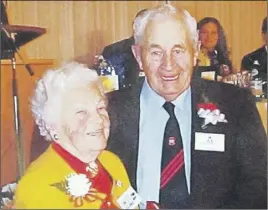  ?? SubmITTeD ?? Mississaug­a mayor Hazel McCallion welcomes Sam Riddell into the Mississaug­a Sports Hall of Fame in 1997.