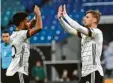  ?? Foto: dpa ?? Warum dürfen Serge Gnabry (l.) und Timo Werner spielen, Kinder aber nicht? Weil sie sich Sicherheit erkauft haben.