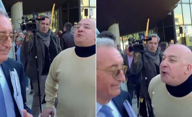  ??  ?? Sequenza All’uscita del tribunale di Treviso protesta contro Massimo Lanza. L’uomo che sputa contro il presidente di Veneto Banca è uno dei fratelli Fagan, famiglia che ha perso 1 milione di euro (Balanza)