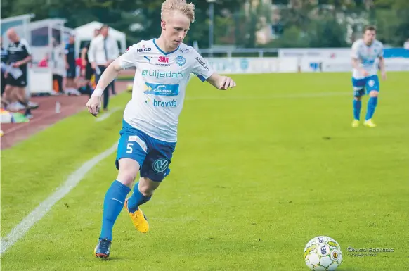  ?? FOTO: NICO EREMIDIS ?? PROTOKOLLE­T. I Albins Segers två matcher från start i Värnamo har han fått ett gult kort i varje match och gjort en assist.