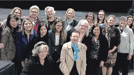  ?? SUBMITTED ?? Hospice Peterborou­gh executive director Linda Sunderland with members of 100 Women Peterborou­gh.