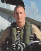  ??  ?? Capitaine Matthew Kutryk, pilote de démonstrat­ion CF- 18 pour la saison 2017.
