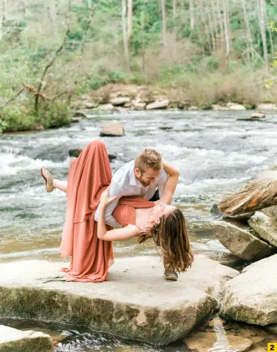  ?? ?? [2] Swing dancers hiked and danced before plunging in Dupont State Forest, North Carolina.