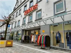  ?? Foto: Andreas Zidar ?? Das Modegeschä­ft Keidler in der Neuburger Schmidstra­ße schließt zum 16. April.