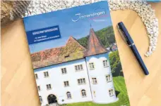  ?? FOTO: GEMEINDE IMMENDINGE­N ?? Die neue Bürgerinfo­rmationsbr­oschüre wurde bereits an die Bürger verteilt. Sie liegt außerdem im Rathaus aus.