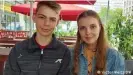  ?? ?? Anastasia et son frère Artjom ont fui la ville ukrainienn­e de Soumy pour se réfugier à Cologne. Ils vivent dans un hôtel depuis quelques mois