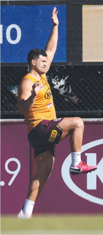  ?? Picture: LIAM KIDSTON ?? In-demand Broncos star David Fifita trains at Red Hill.