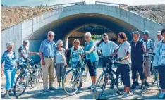  ?? Fotos (2): Archiv Radlclub ?? Hier hat alles angefangen. Eine Unterführu­ng der Autobahn A 8 kurz hinter Edenber gen. Hier startete 1978 die erste Tour des Radlclubs.