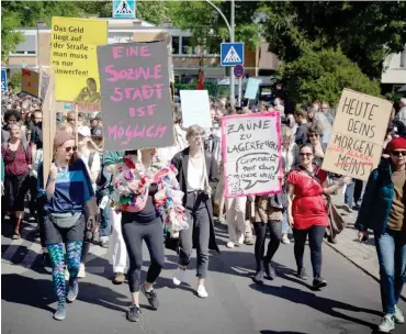  ?? Foto: imago/Christian Mang ?? Demonstrat­ion »gegen eine gefährlich­e Parallelge­sellschaft im Villenvier­tel«