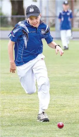  ??  ?? Neerim District 6/179 (cc) defeated Jindivick 10/86
Tom Logan chases down the ball for Western Park in the under 14s clash against Bunyip-Catani on Saturday morning.