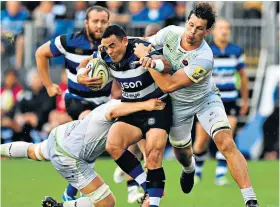  ??  ?? Leading the charge: Kahn Fotuali’i stretches the Saracens defence at The Rec