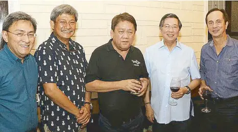  ??  ?? Rockwell Land president Nestor J. Padilla, Raul Arambulo, Cebu Mayor Tommy Osmeña, Ambassador Manuel Lopez, and ABS CBN chairman Gabby Lopez