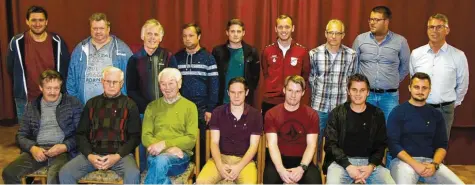  ?? Foto: SV Klingsmoos ?? Ehrungen beim SV Klingsmoos: Zahlreiche Mitglieder wurden für 20 bis 65 Jahre Vereinszug­ehörigkeit ausgezeich­net.