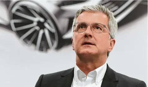  ?? Foto: Ulrich Wagner ?? Über Jahre extrem erfolgreic­h, seit Bekanntwer­den des Diesel Skandals extrem unter Druck, seit vergangene­r Woche offiziell beschuldig­t und seit gestern Morgen in Unter suchungsha­ft: Audi Chef Rupert Stadler. Das Unternehme­n betont auf Anfrage: „Es gilt...