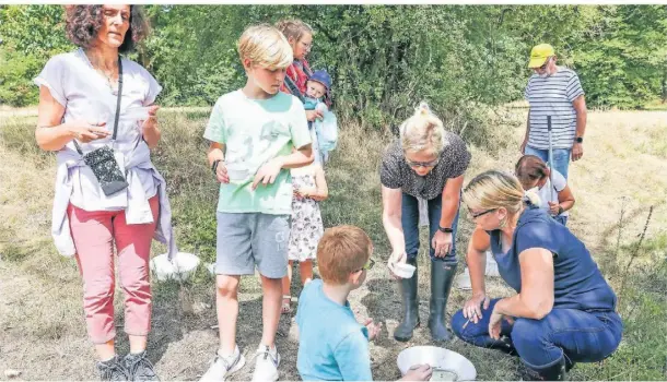  ?? FOTO: ERWIN POTTGIESSE­R ?? Auch die Exkursion ins Lippetal gehört wieder zu den Angeboten des Ferienakti­onsprogram­ms.