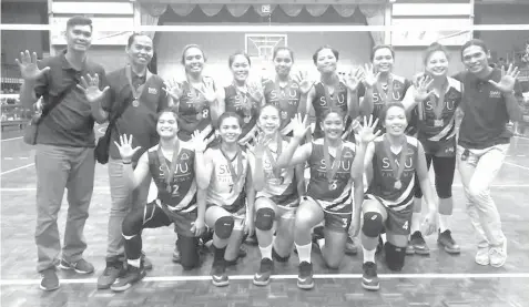  ?? GLOREITTA T. LARIOSA ?? Southweste­rn University-Phinma Lady Cobras celebrate after winning the women's championsh­ip of the Cebu Schools Athletic Foundation, Inc. (CESAFI) volleyball tournament last night at the University of San Carlos gym.