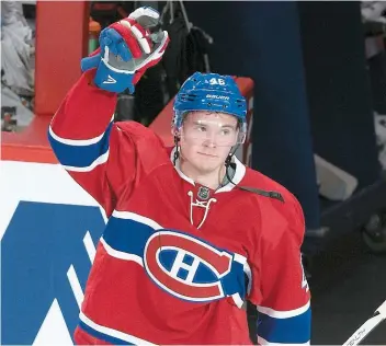  ??  ?? Désigné la deuxième étoile du match, Artturi Lehkonen a salué la foule du Centre Bell.