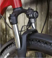  ??  ?? The bouncy 100mm travel fork comes into its own on gravel roads