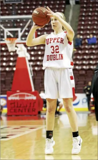  ?? KIRK NEIDERMYER — FOR DIGITAL FIRST MEDIA ?? Upper Dublin’s Dayna Balasa goes up for the 3-pointer during the PIAA 6A girls championsh­ip game at the Giant Center in Hershey on Tuesday, March 27, 2018.