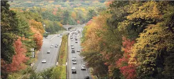  ?? Brian A. Pounds / Hearst Connecticu­t Media ?? The Merritt Parkway looking north from the Morehouse Highway bridge in Fairfield.