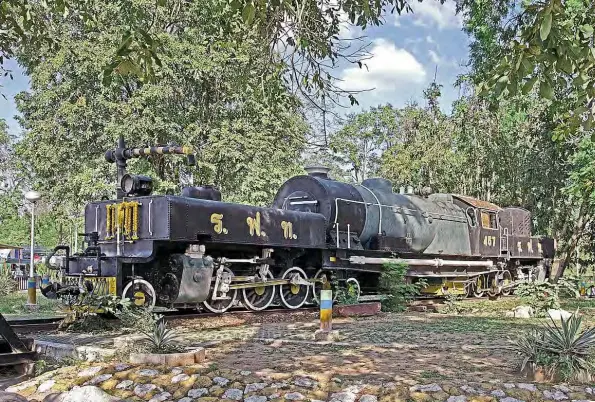  ??  ?? A beast in the park: 2-8-2+2-8-2 Garratt No. 457, built by Henschel in 1936 can be found on display at Station Square in Kanchanabu­ri.