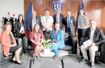  ?? PHOTOGRAPH COURTESY OF MARINA PHOTO ?? MARITIME Industry Authority administra­tor Sonia Malaluan and French Ambassador H.E. Marie Fontanel (seated at center) meet, along with other Marina and French Embassy officials.