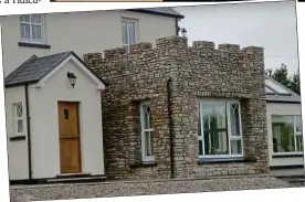  ??  ?? RENOVATION­S: Daniel and Majella’s dream home in Kincasslag­h