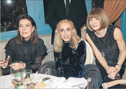 ?? BERTRAND RINDOFF PETROFF / GETTY ?? La princesa Carolina de Mónaco, Franca Sozzani y la directora de Vogue en EE.UU., Anna Wintour