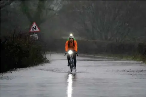  ?? (PA) ?? The Met Office has issued flood warnings for three days