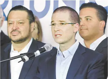  ?? JAVIER GARCÍA ?? Anaya no midió bien las condicione­s de la batalla y lo sucedido es secuela del error de estrategia.