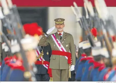  ?? JUAN CARLOS HIDALGO / EFE ?? El Rey preside el capítulo de la Real y Militar Orden de San Hermenegil­do.