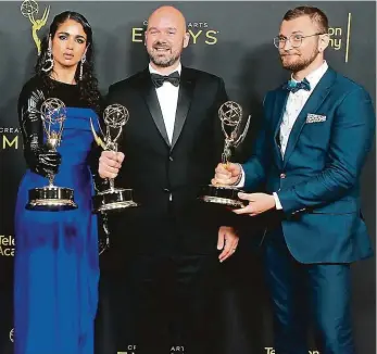  ?? Foto: Profimedia ?? Rustam Hasanov (zcela vpravo) při předávání prestižníc­h cen roku 2019 spolu s dalšími oceněnými, jimiž byli Shahana Khanová a Ian Ruhfass.