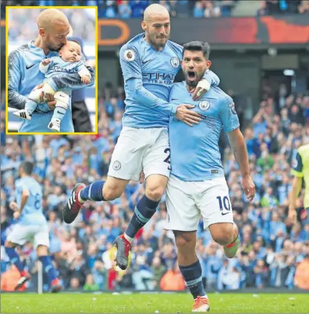  ??  ?? BRILLÓ. David Silva anotó el cuarto gol del Manchester City y pudo dedicársel­o a su hijo, con el que posó antes del partido.