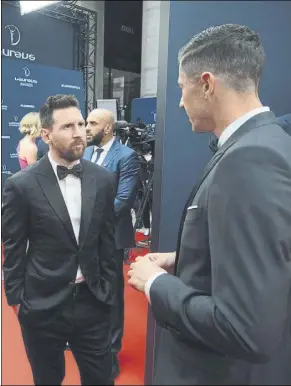  ?? Foto: twitter ?? Messi, junto a Lewandowsk­i en la gala de los premios Laureus en parís