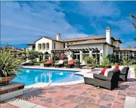  ?? Doyle Terry Photograph­y / Hurwitz James Co. ?? KHLOE KARDASHIAN bought her home from Justin Bieber.